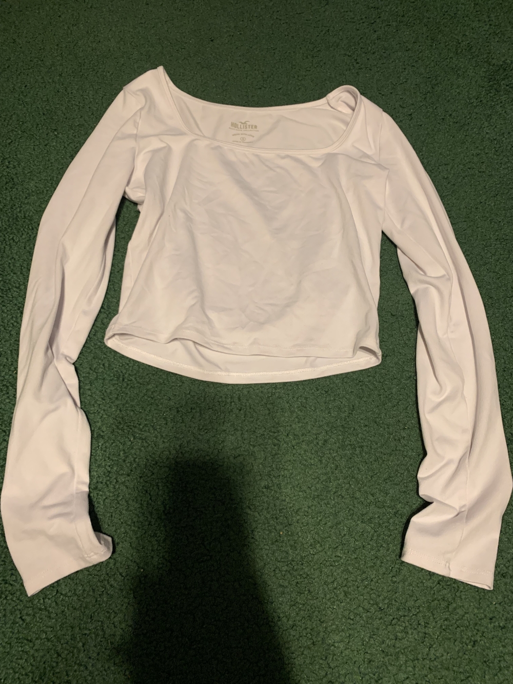 Hollister White Long-Sleeve Scoop Neck Crop Top